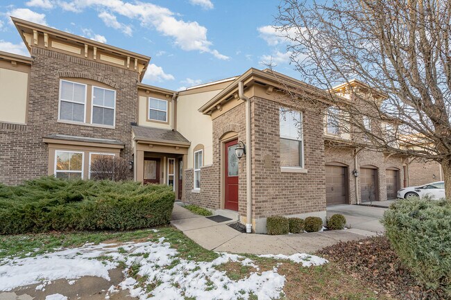 Foto del edificio - 2215 Rolling Hills Dr