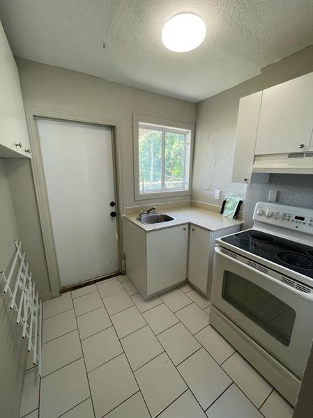 Foto del edificio - 1904 Ave K