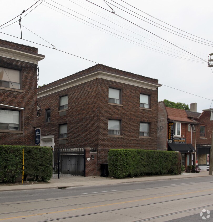 Building Photo - 1383 Bathurst