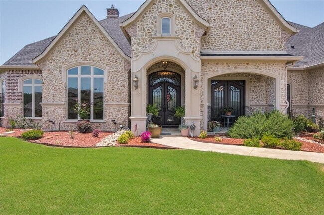 Foto del edificio - Gorgeous Custom Home For You in Heath!