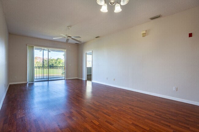 Foto del edificio - 9435 Myrtle Creek Ln