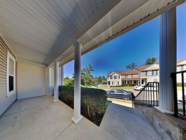 Building Photo - 2002 Ethan Ln