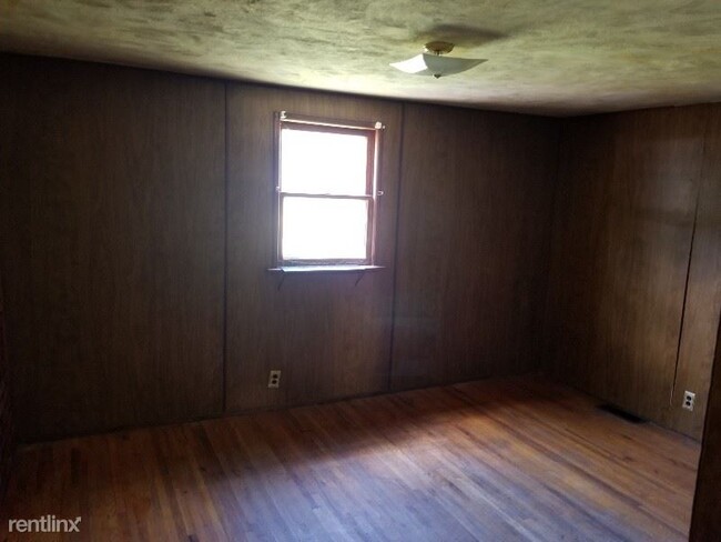Building Photo - 3 br, 1 bath House - 2414 Heck Ave