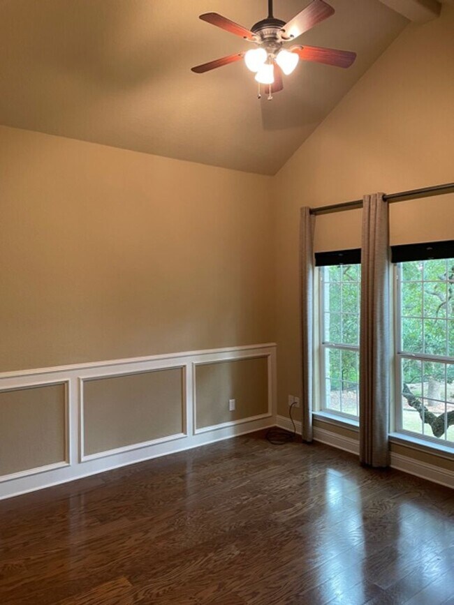 Building Photo - 3 Bedroom 2 1/2 bath Timberwood Park