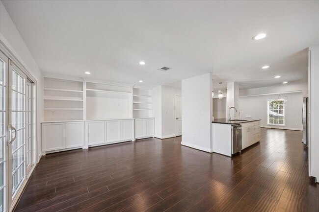 Foto del edificio - 671 N Post Oak Ln