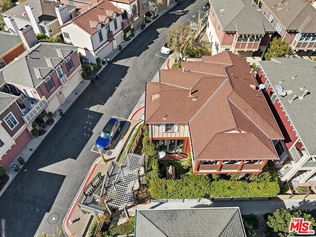 Foto del edificio - 2584 Bungalow Pl