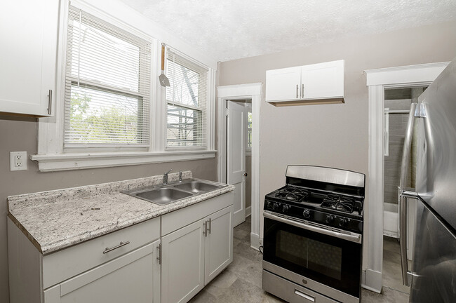 Building Photo - 1539 Burdette Ct
