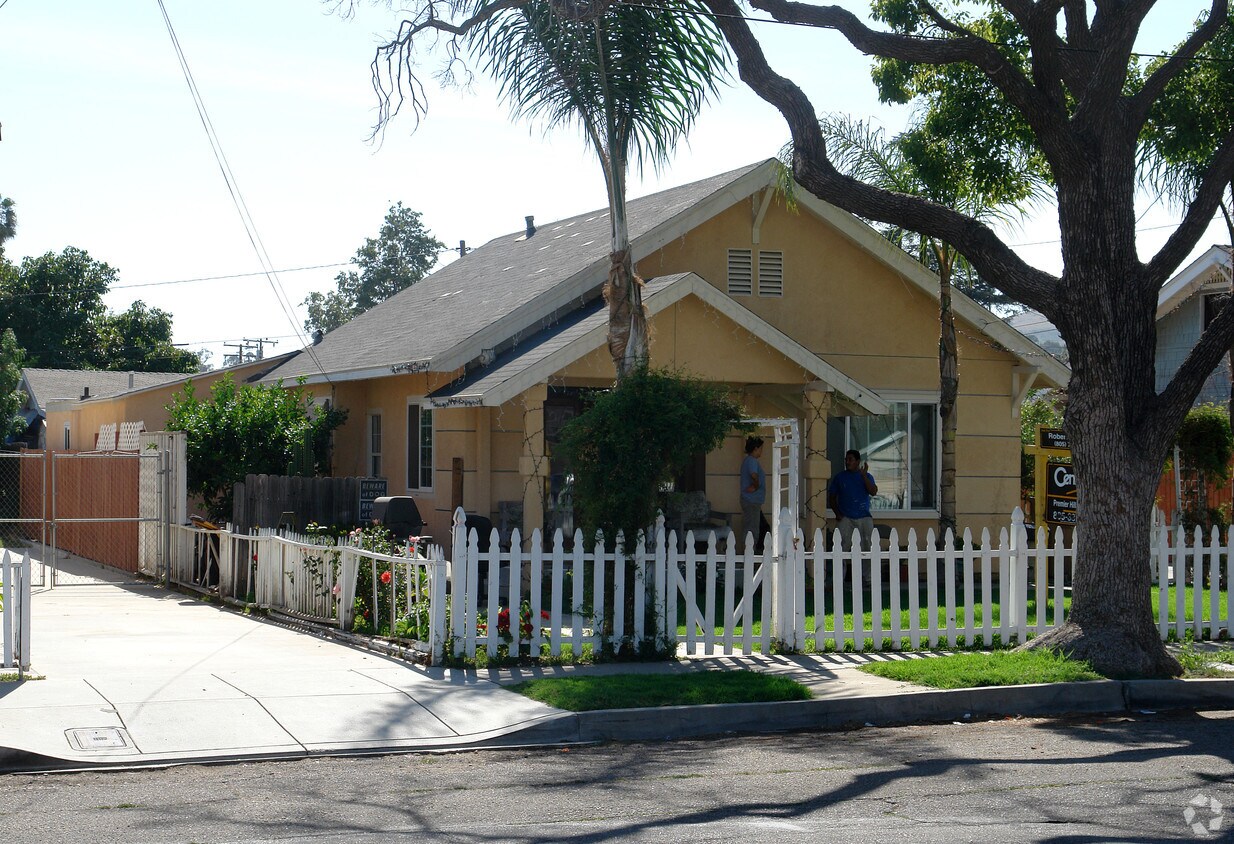 Building Photo - 228 N 6th St