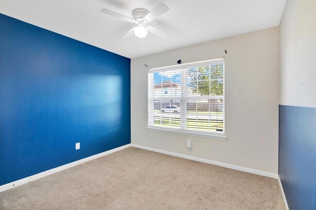 Building Photo - 316 Shoshone Ridge Dr