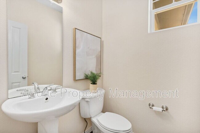 Building Photo - 2104a 18th Avenue