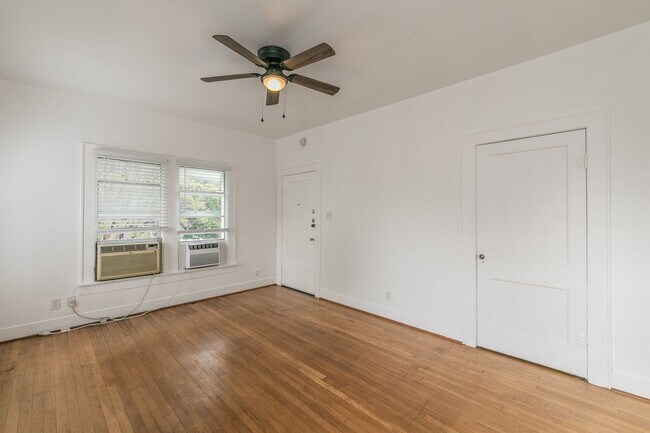 Foto del edificio - GREAT MONTICELLO 1 Bedroom, 1 Bathroom!!!