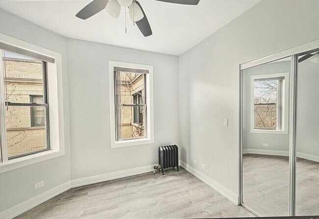 Foto del edificio - 1321 W Birchwood Ave