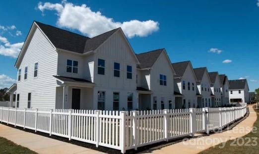 Building Photo - 668 Melville Dr