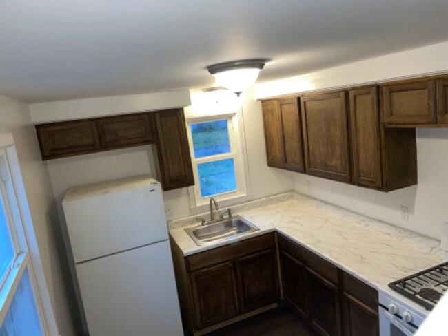 Building Photo - 938 Highland Ave