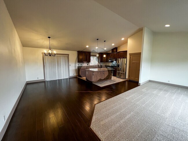 Foto del edificio - Beautiful South Salem Home - MOVE IN READY!
