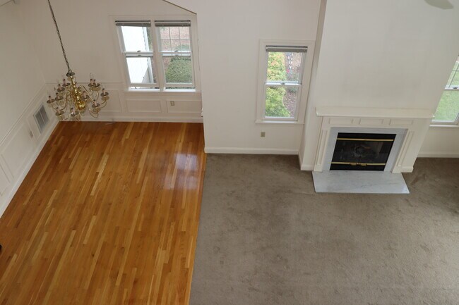 Building Photo - 97 Pond St