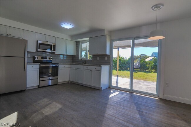 Building Photo - 18488 Sandy Cove Dr