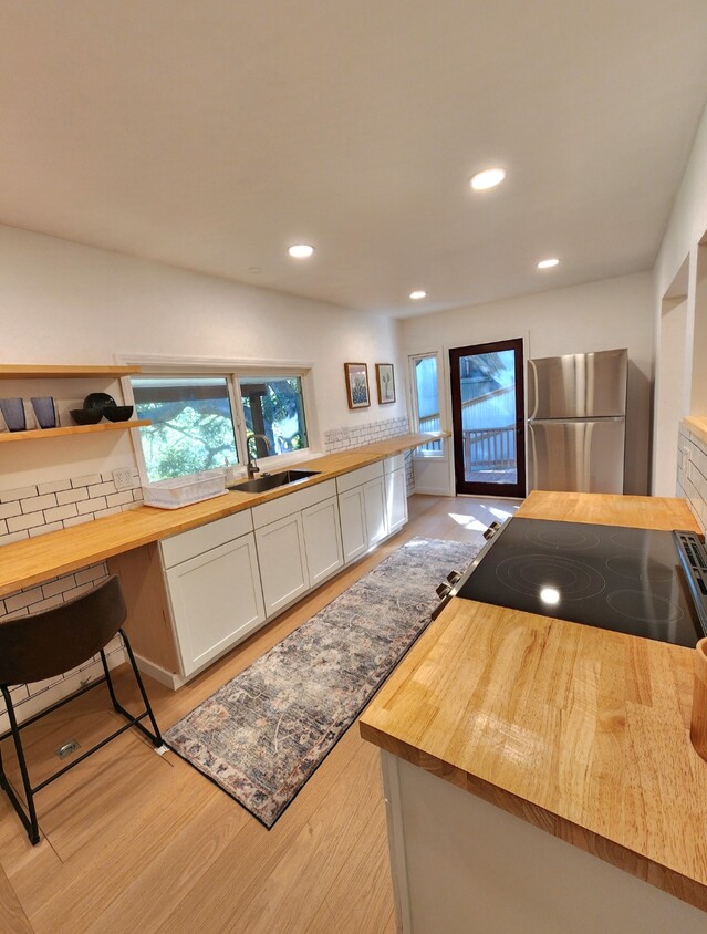 Foto principal - 380 Box Canyon Rd