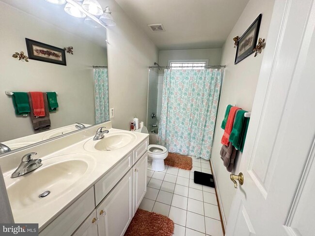 Building Photo - 541 7 Trails Dr