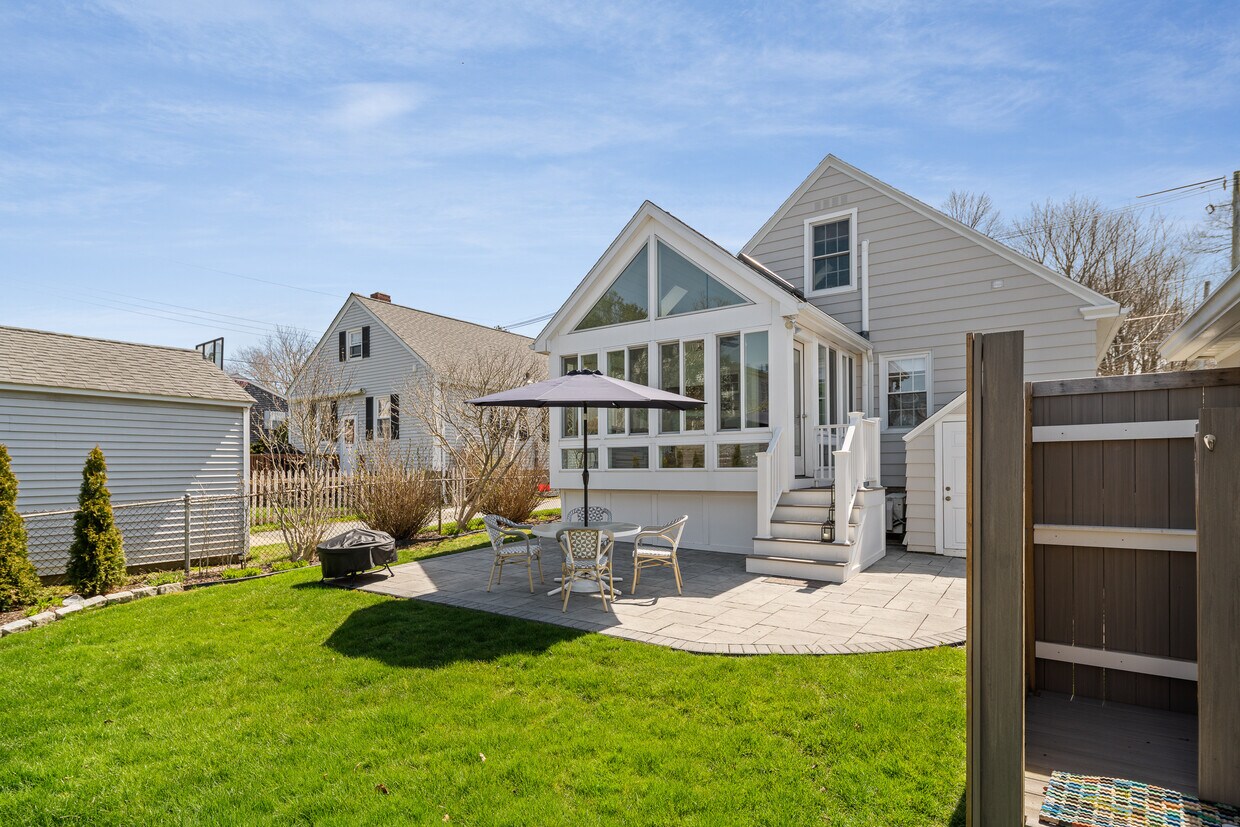 94 Ruggles Ave, Newport, RI 02840 House Rental in Newport, RI