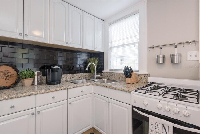 Foto del edificio - 226 8th Ave NE