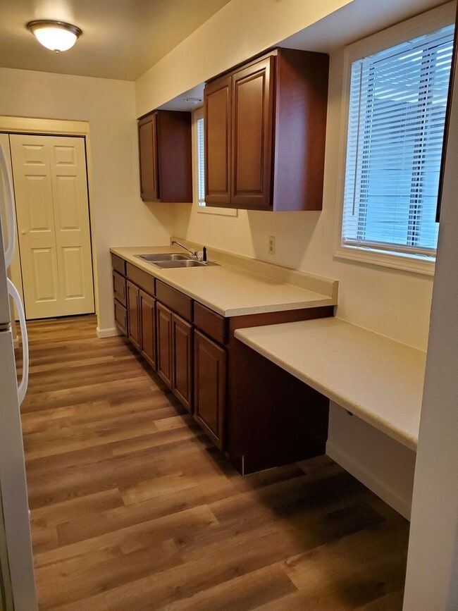 Building Photo - Duplex