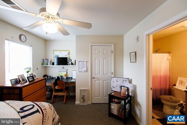 Foto del edificio - 135 Yellowstone Dr