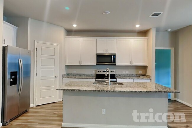 Foto del edificio - 13669 Paxton Blvd