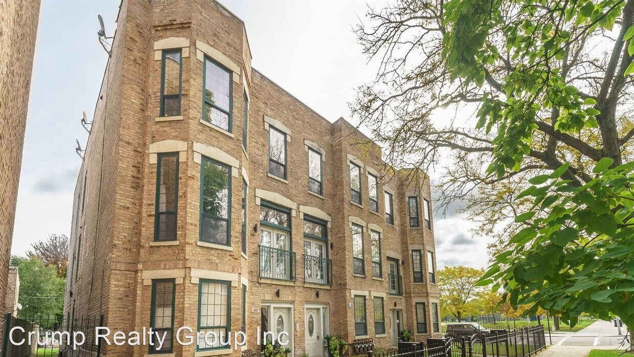 Primary Photo - 4355 S St Lawrence Ave