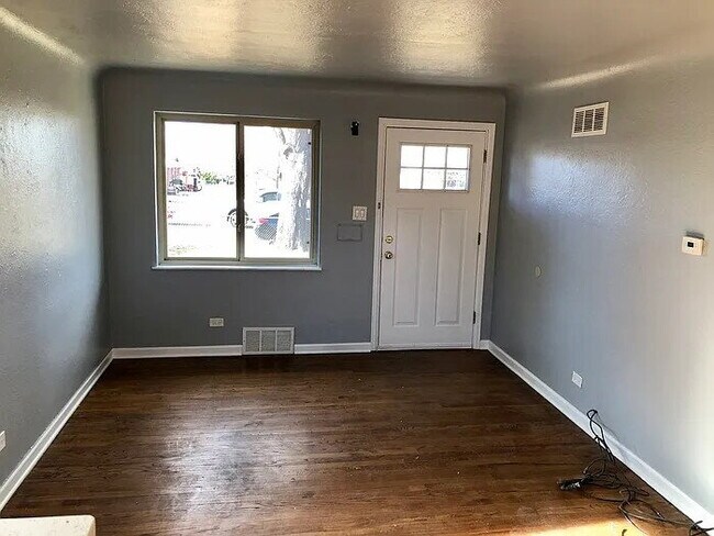 Foto del edificio - City Park Gem! Pet Friendly 2-bed 1-bath duplex with parking included!