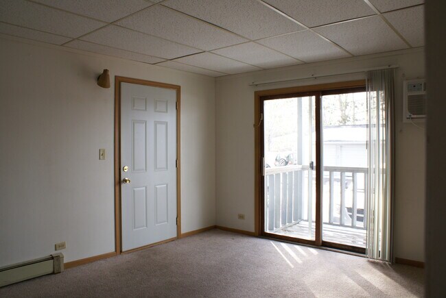 Living Room - 5508-5513 Normandy St