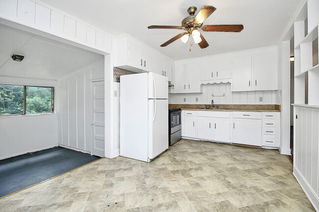 Foto del edificio - 4401 Ridgeley Dr