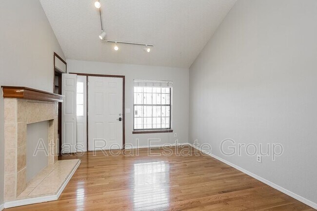 Building Photo - 4820 S Zeno St
