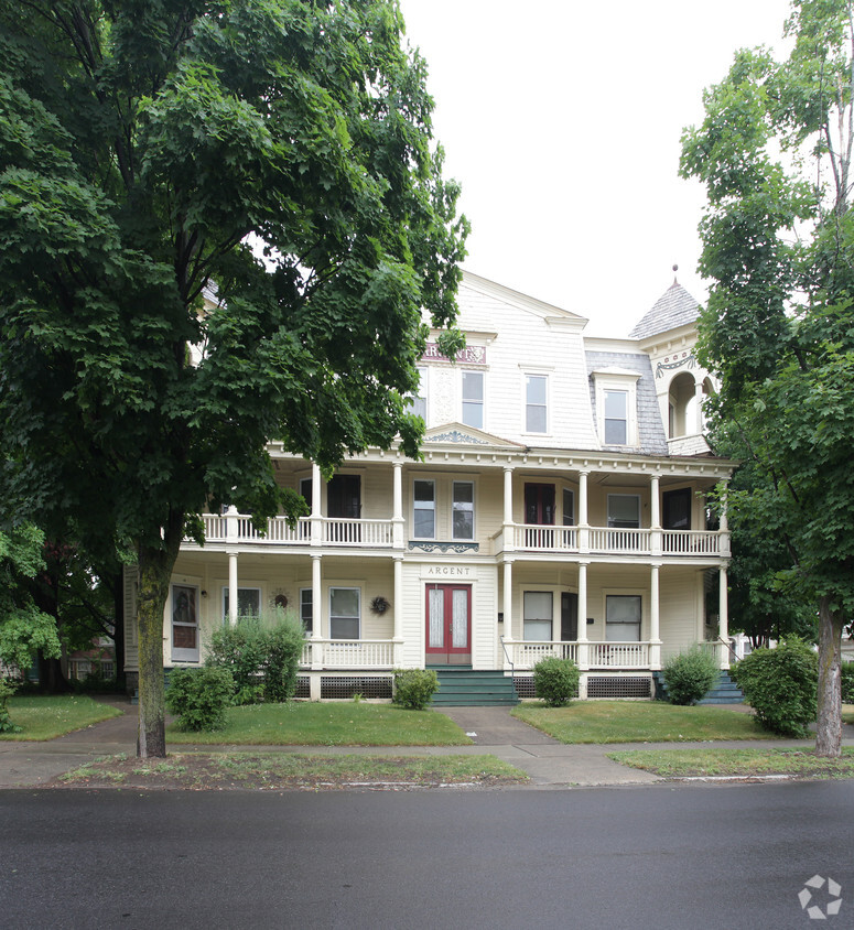 Building Photo - 17-19 Sherman Ave