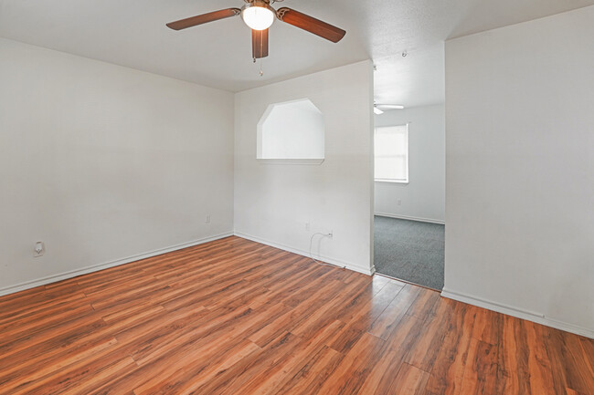 Foto del edificio - 720 Pritchett Ln