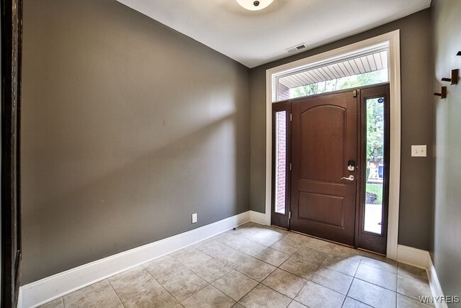 Building Photo - 41 Ojibwa Cir