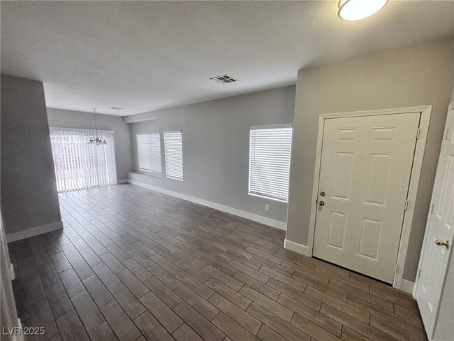 Building Photo - 7075 Russell Ranch Ave