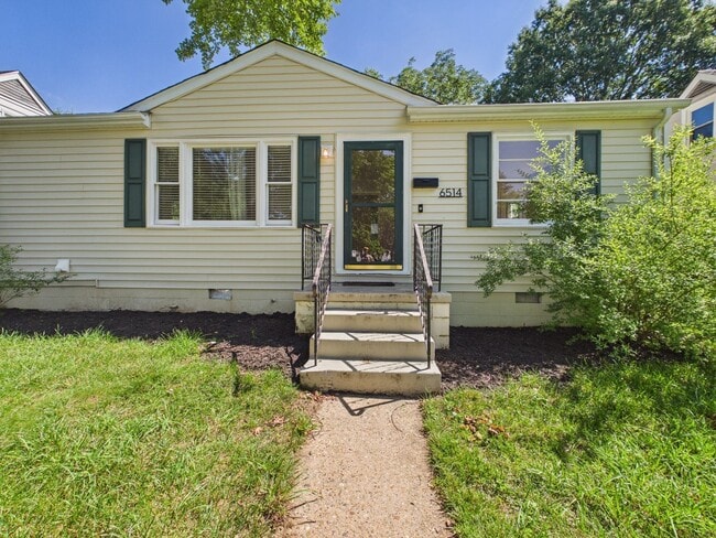 Building Photo - 6514 Stuart Ave