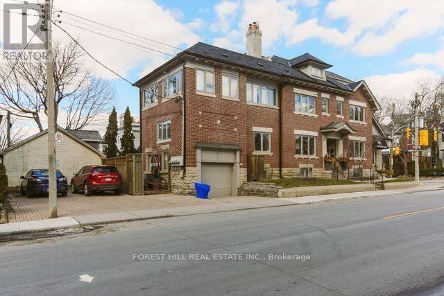 Photo du bâtiment - 216 Heath St W