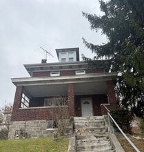 Building Photo - 1661 Belasco Ave