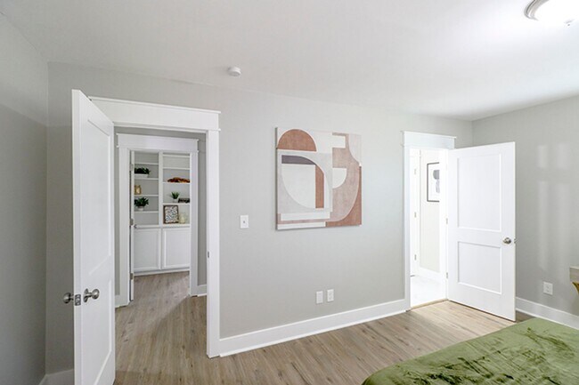 Foto del edificio - 3 bedroom, 2 bathroom home available in La Grange; Oldham County School District!