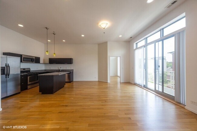 Foto del edificio - 2156 N Damen Ave