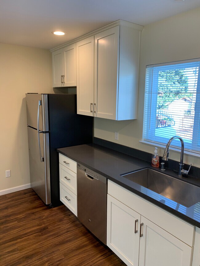 Foto del edificio - 3101 Middlefield Rd