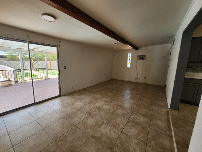 Building Photo - 6816 E Nelson Dr