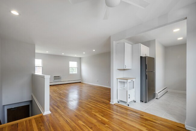 Foto del edificio - 71 Roseland Ave