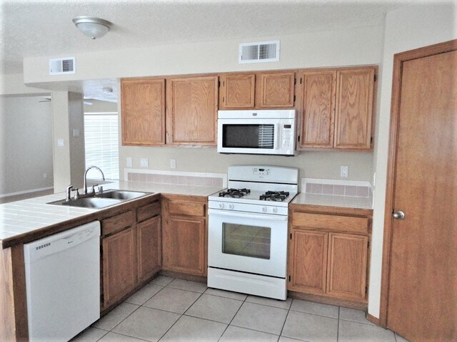 Foto del edificio - 8140 Waterbury Pl NW