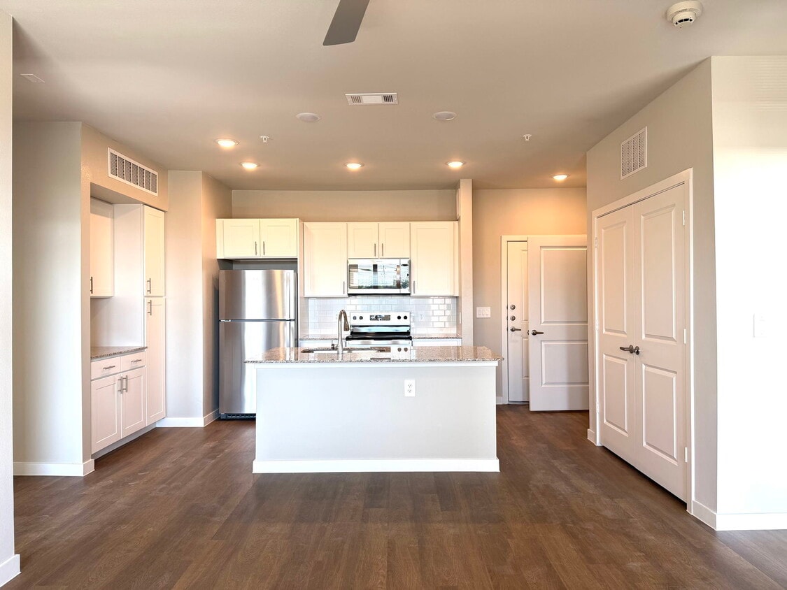 Foto principal - 1700 Daleside Ln