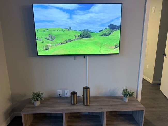 Building Photo - 1122 N Hudson St