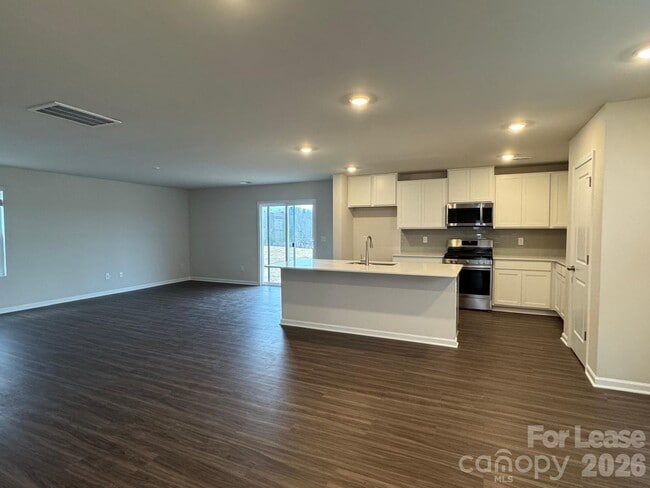 Foto del edificio - 15201 Windy Plns Rd