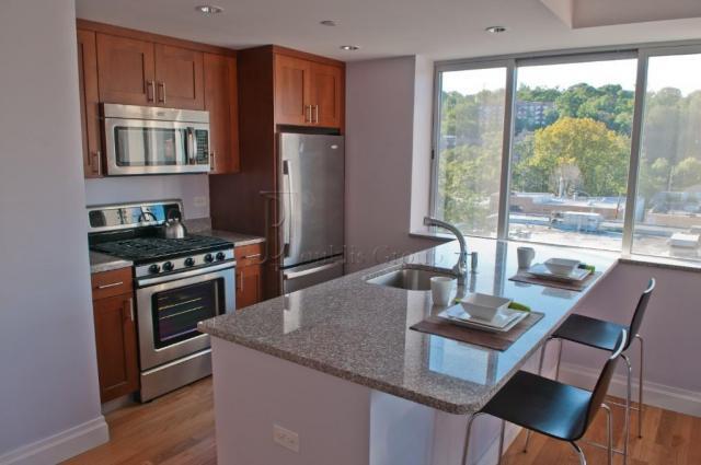 Foto principal - 1 bedroom in BRONX NY 10463